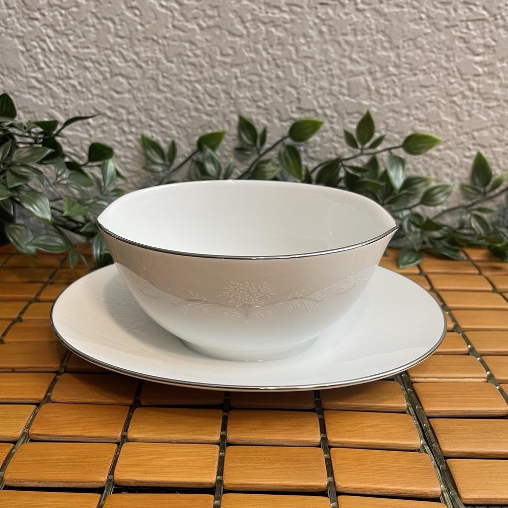 Vintage Noritake Whitebrook 6441 Gravy Boat with Underplate Platinum Trim READ